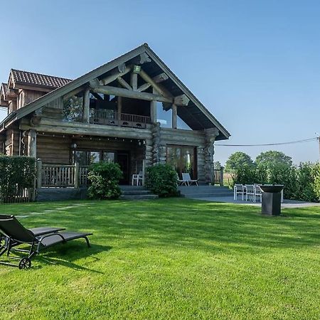 Cozy 4-Bedroom Chalet With Outdoor Spa In Zottegem Exterior photo