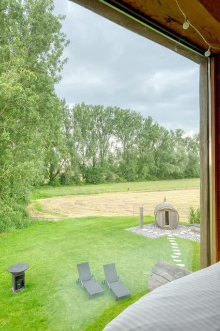 Cozy 4-Bedroom Chalet With Outdoor Spa In Zottegem Exterior photo